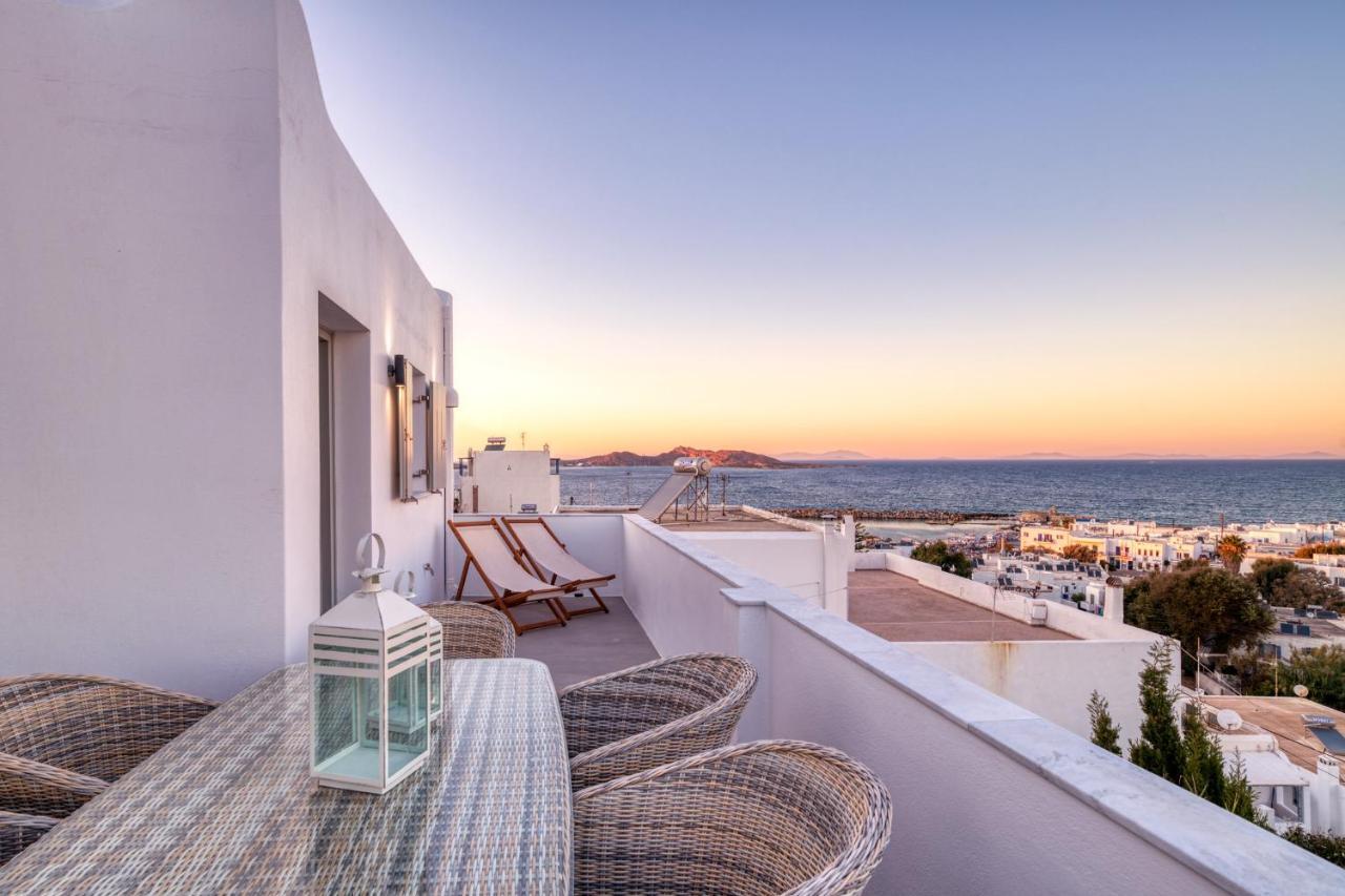 White Cliff Naousa Luaran gambar