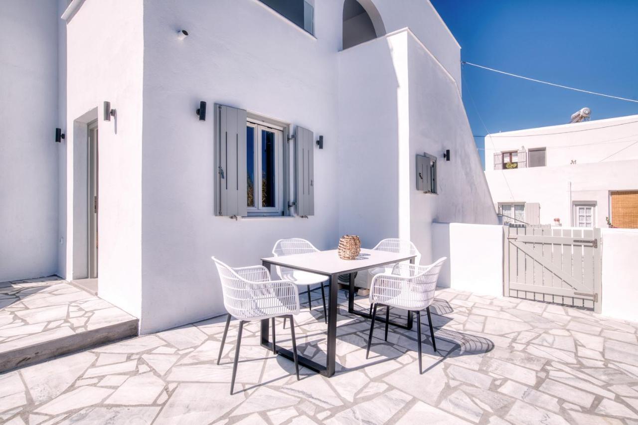 White Cliff Naousa Luaran gambar